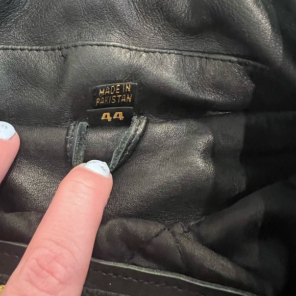 Vintage Men’s Leather Jacket - Picture 8 of 9